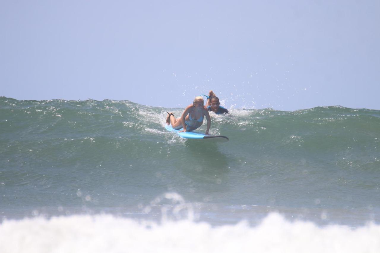 Cocobolo Surf Hotel & School Playa Santa Teresa  ภายนอก รูปภาพ
